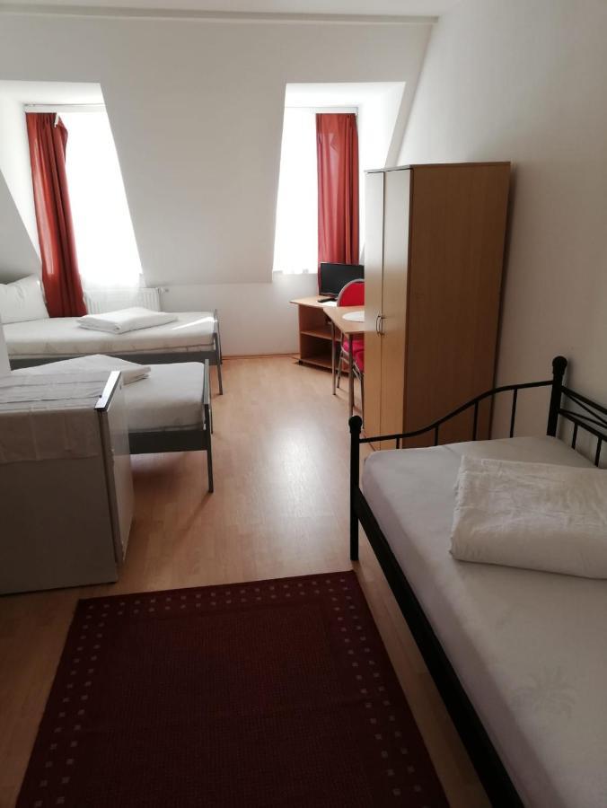 Pension Feldschloessl Ingolstadt Exteriör bild